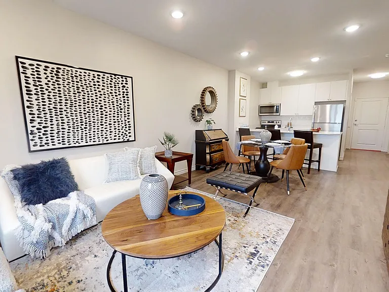 835 Chelton Rd — Photo 16