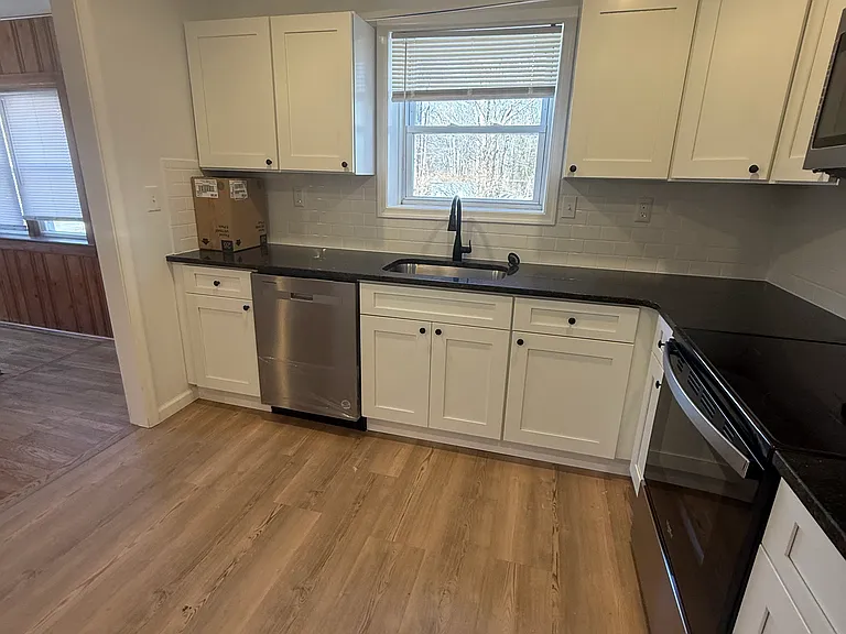 1372 Madison Ave — Photo 6