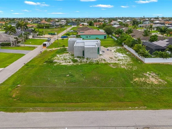 3301 NW 5th St, Cape Coral, FL 33993