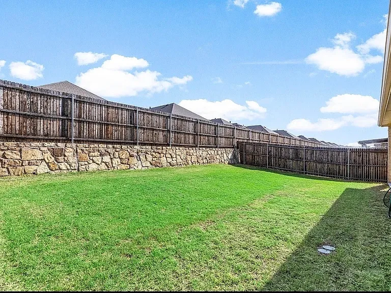 4122 Ellinger Dr — Photo 10