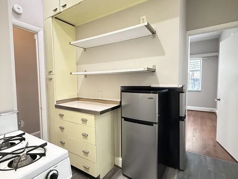 22 E Hamilton St — Photo 5