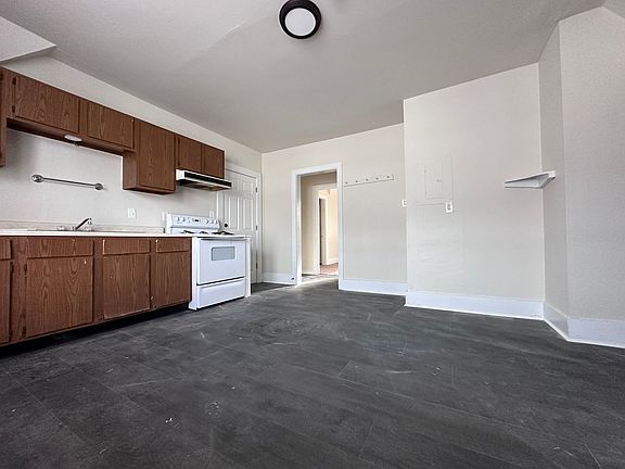 3rd image of 338 S Quincy St APT C
