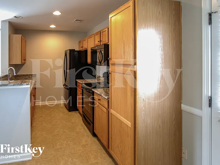 615 Silver Moss Dr — Photo 5