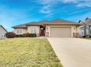 21652 Spring St, Spring Hill, KS 66083