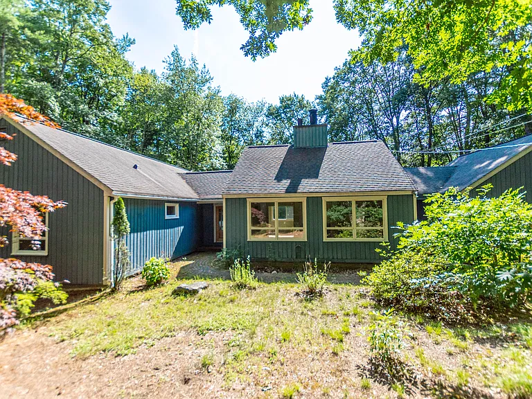 43 Hitching Post Ln — Photo 1