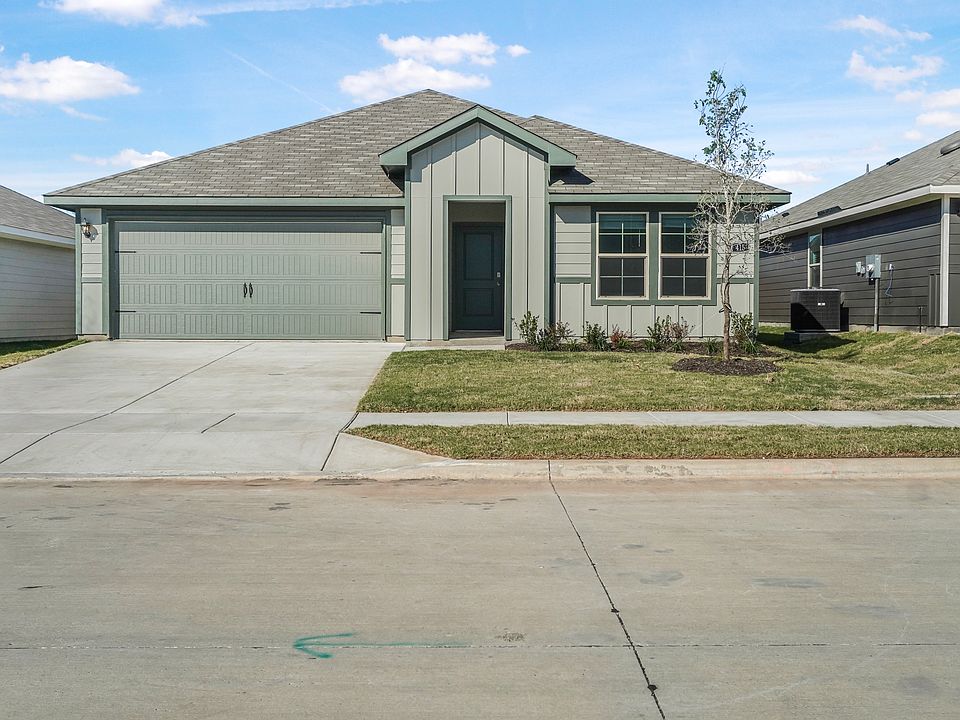 1st image of 415 Wind Cove Ln