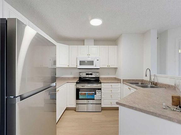 5th image of 6000 N Somervale Ct SW #416