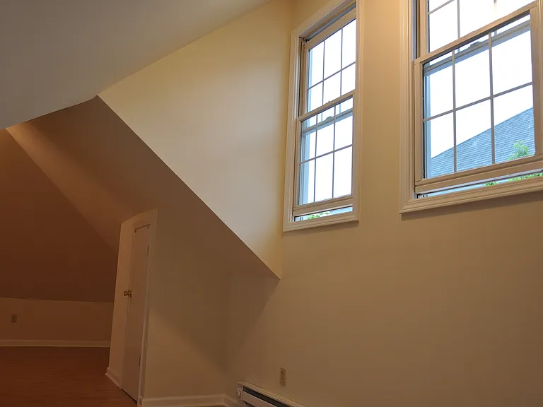 337 S Broadway Park — Photo 3