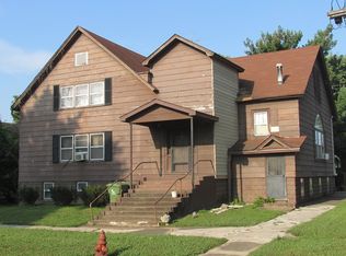 101 S 6th St, Elkville, IL 62932