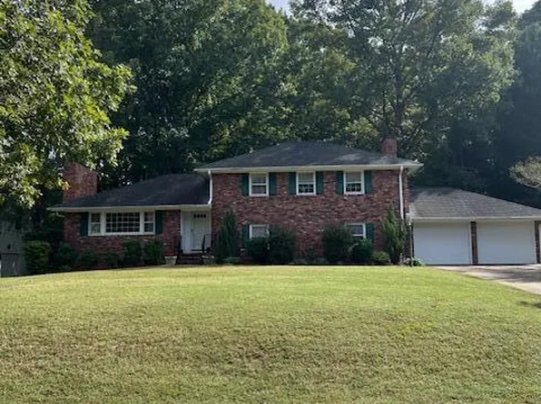 2107 W Marilyn Cir, Cary, NC 27513