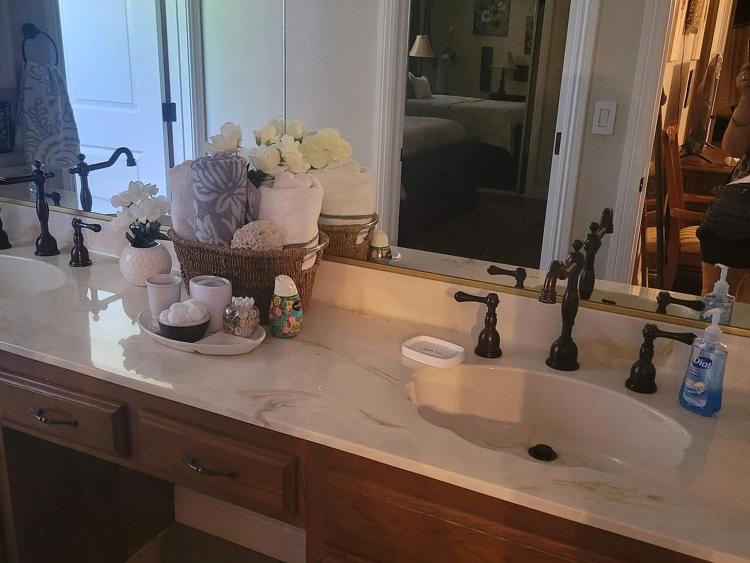4 bed, 2600 sqft, $2,399 — Photo 4