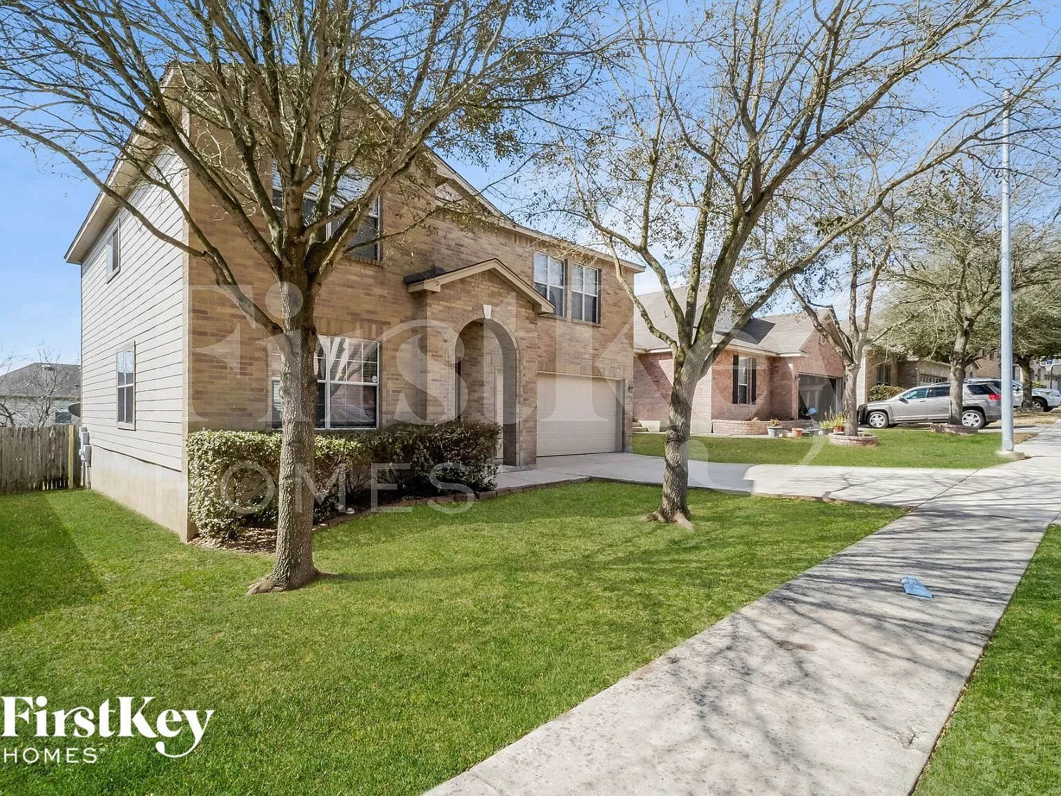 3 bed, 2.5 bath, 2576 sqft, $2,030 — Photo 2