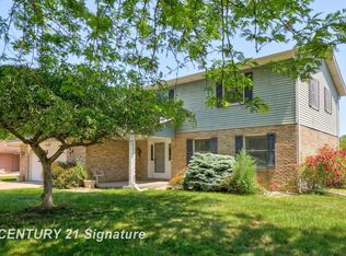 360 Mayflower Dr, Saginaw, MI 48638