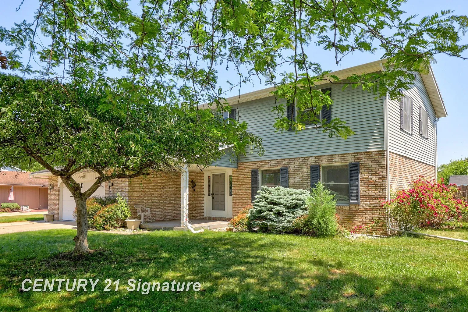 360 Mayflower Dr photo 1