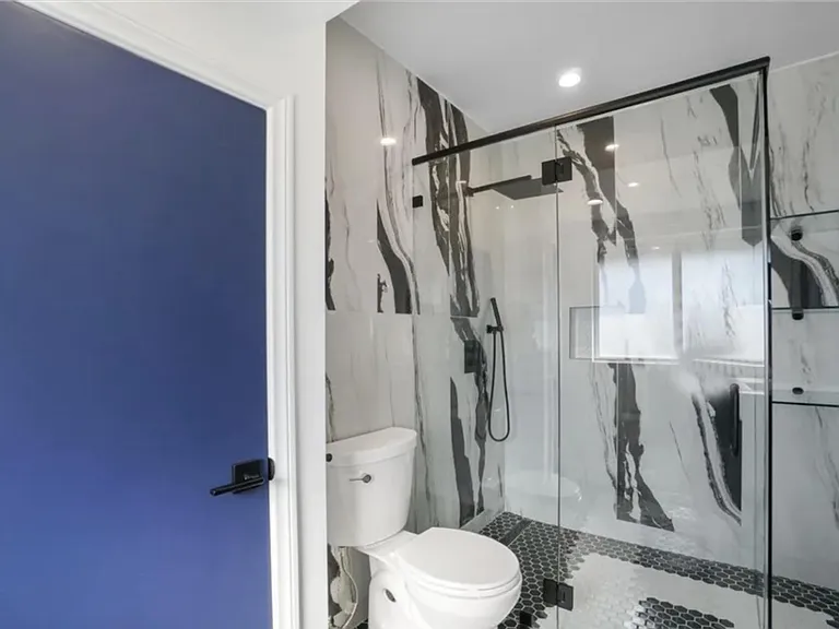 11044 Whitegate Ave — Photo 20