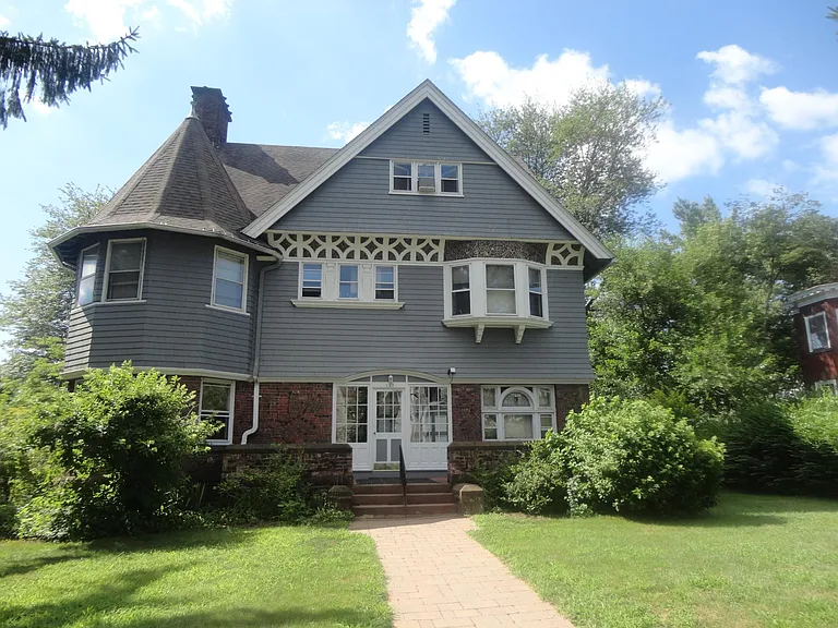 727 Farmington Ave #A3 — Photo 1