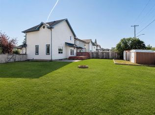 139 S Bridlewood Cir SW, Calgary, AB T2Y 3L1