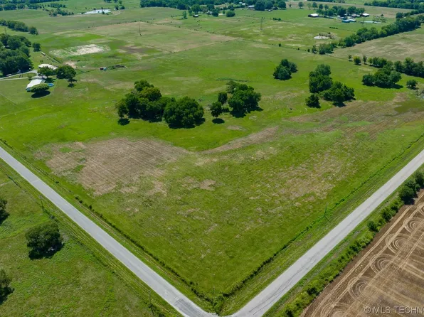 1400 West Rd, Dewey, OK 74029