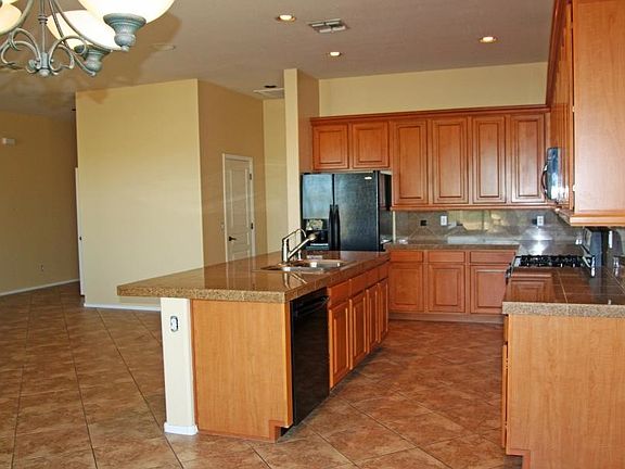 5th image of 13136 S 178th Dr