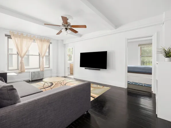 325 West 45th Street 312 image 1 of 12