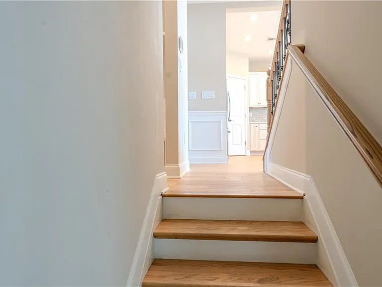 8040 Scenic Ridge Way — Photo 24