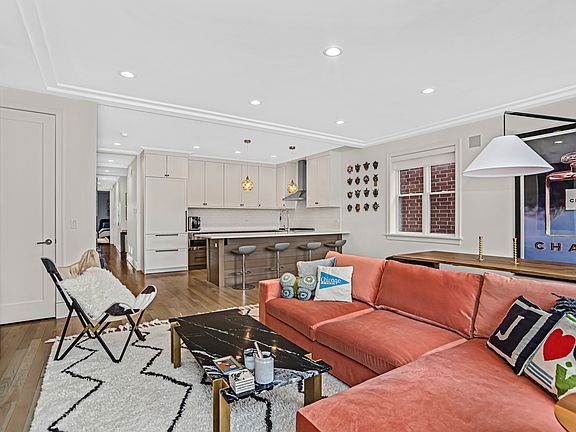 4th image of 2704 N Bosworth Ave #2N