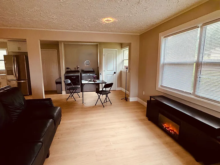 4910 Huppel Ave — Photo 10