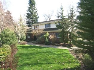 6140 90th Ave SE, Mercer Island, WA 98040