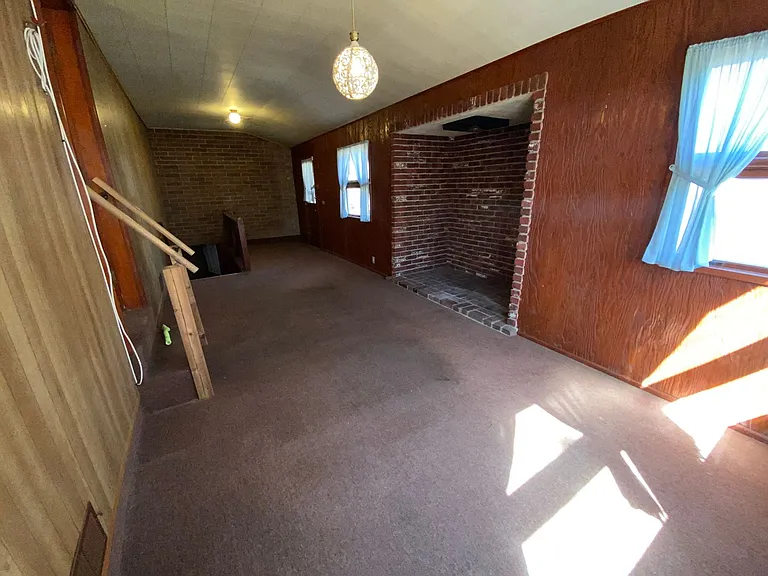 371 Adrian Dr — Photo 9