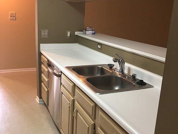4th image of 6320 Bayberry Ct Unit 908