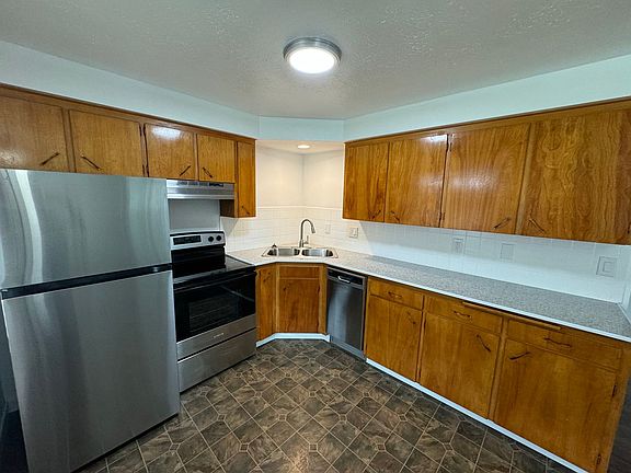 5th image of 6021-6025 N Mayfair St #1