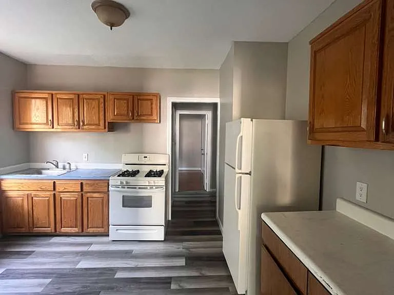 143 Enfield St #B2 — Photo 4
