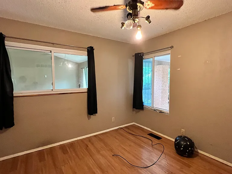 1612 Barkwood Dr — Photo 10