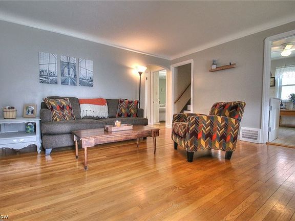 5th image of 9308 Beech Ave