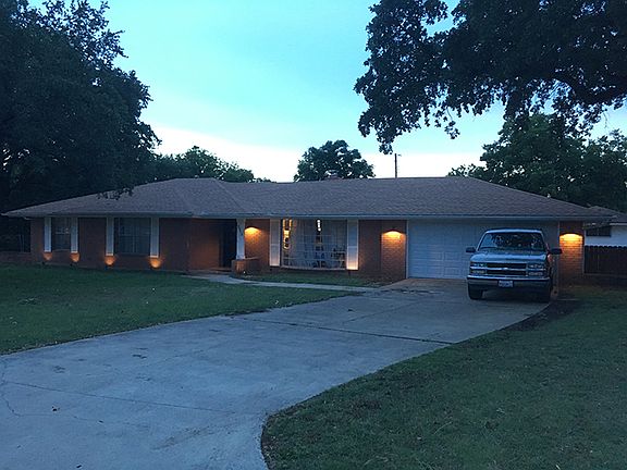 4th image of 3312 Lake Ann Ave