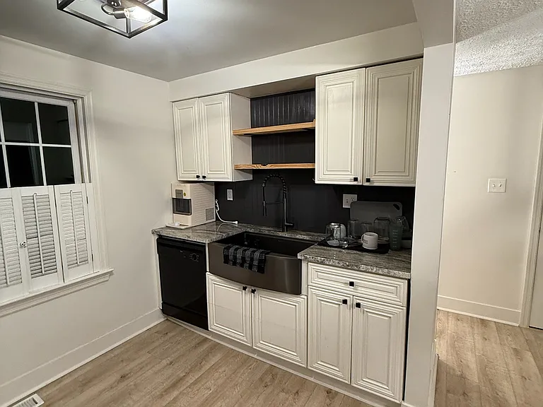 195 Scott Ln — Photo 4