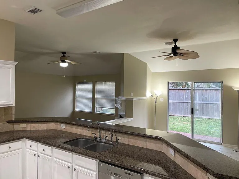 214 Darby Trails Dr — Photo 8