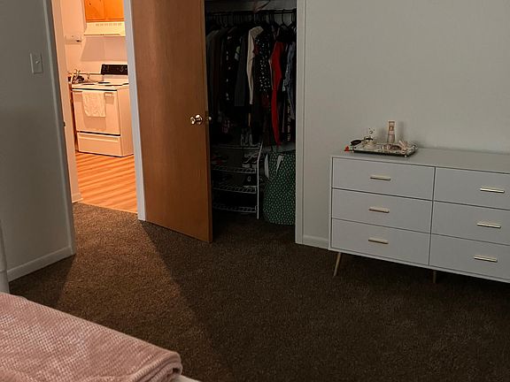 4th image of 8530 W 95th St #1-24
