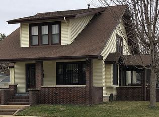 207 E Main St, New London, IA 52645
