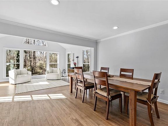 4th image of 208 Shadowlawn Rd SE