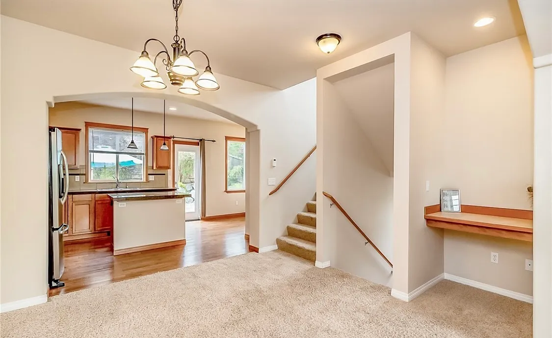 3 bed, 2.5 bath, 2125 sqft, $2,950 — Photo 3