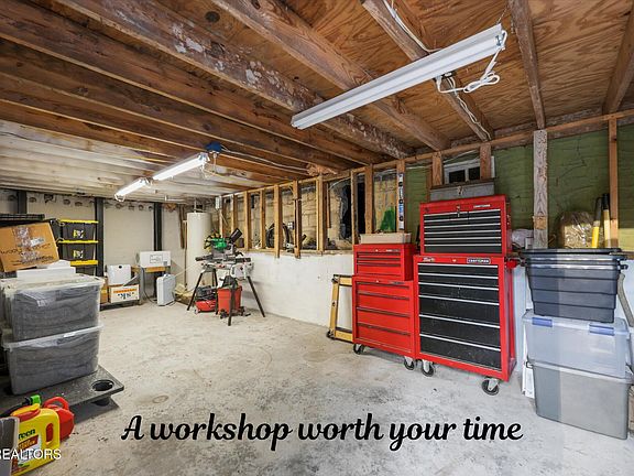 3rd image of 132 Pine Rd