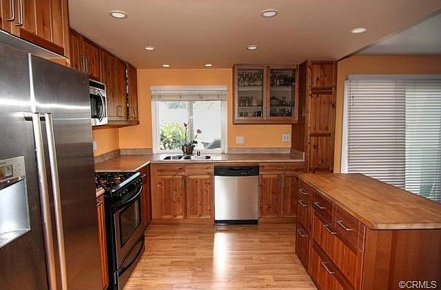 1st image of 220 Green Heath Pl