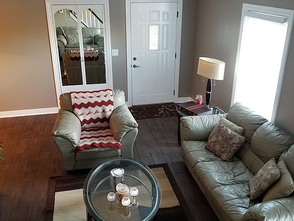 2nd image of 805 Wellington Ave #0