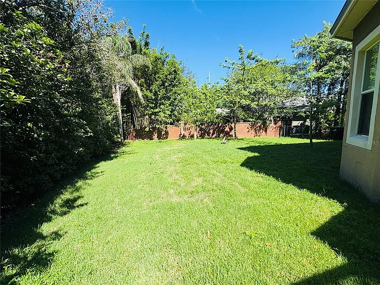 8650 Tara Oaks Ct — Photo 16