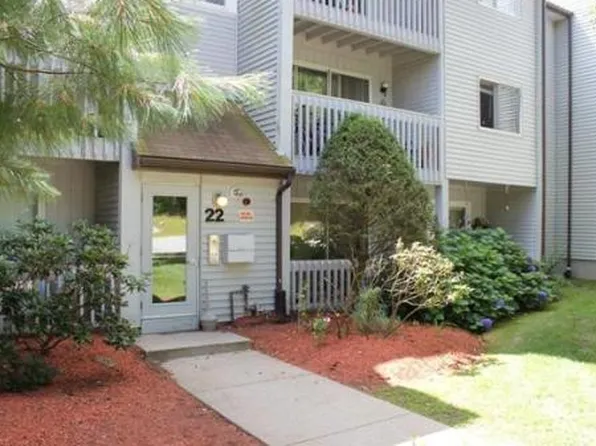 2209 Franklin Crossing Rd, Franklin, MA 02038