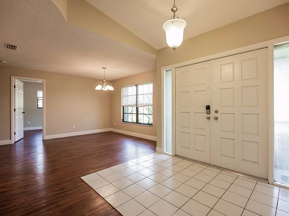3rd image of 2218 Viscaya Pkwy