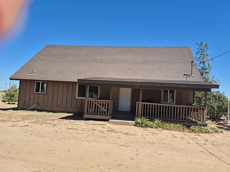 6906 Phelan Rd — Photo 2