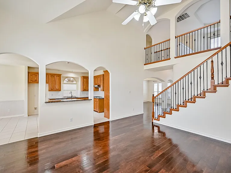2716 Eastland Dr — Photo 36