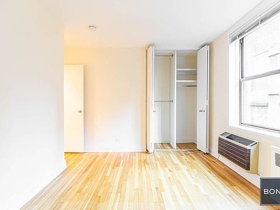 4th image of 305 W 13th St APT 4b